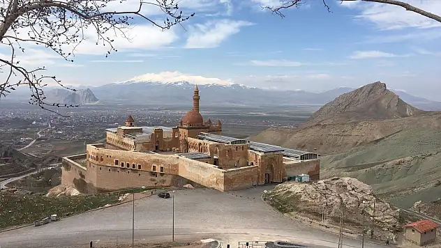 İshak Paşa Sarayı yıllar sonra sessizliğe büründü