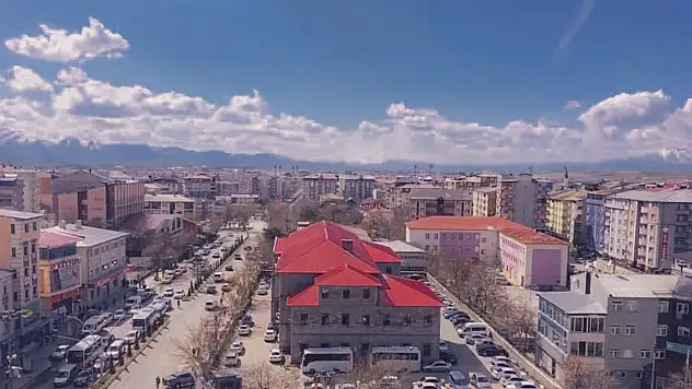 Ağrı Valisi Elban'dan Ağrı'nın kurtuluş yıldönümü mesajı