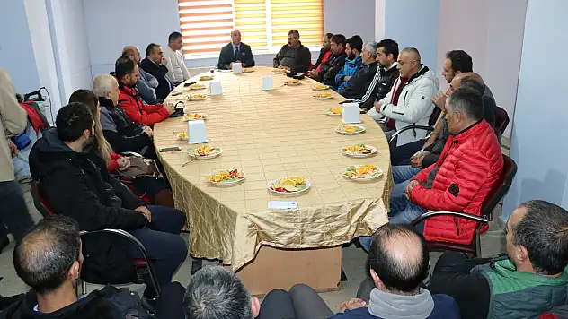 Antrenörlerle değerlendirme toplantısı yapıldı