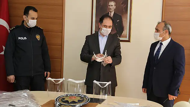 BİLSEM'den Emniyet Müdürlüğüne 300 adet yüz koruyucu maske