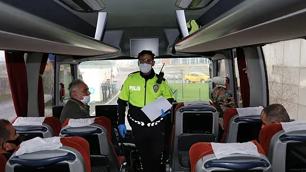 Ağrı'da seyahat izin belgesi denetimleri gerçekleştirildi