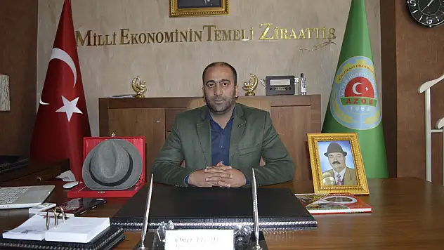 Kerim Amca'nın efsane fötr şapkası oğlunun makam odasında