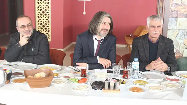İYİ Parti Ağrı adayı Söylemez, basınla  bir araya geldi
