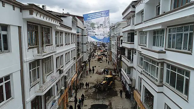 O ilçelerde binalar tek renge büründü