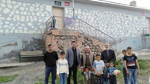Doğubayazıt'ta şiddetli rüzgâr nedeniyle zarar gören okullarda hasar tespit çalışması yapıldı