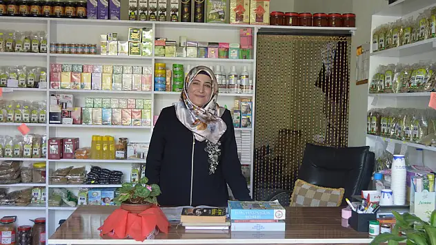 Ağrı'da aktarlık mesleğine 'kadın eli' değdi