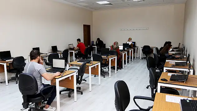 Ağrı'da Üniversite Öğrencilerine Dijital Destek