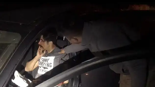 Ağrı'ya gelen otomobil tırla çarpıştı 1 yaralı