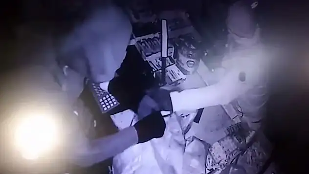 Ağrı'da hırsızlık anı kameraya yansıdı