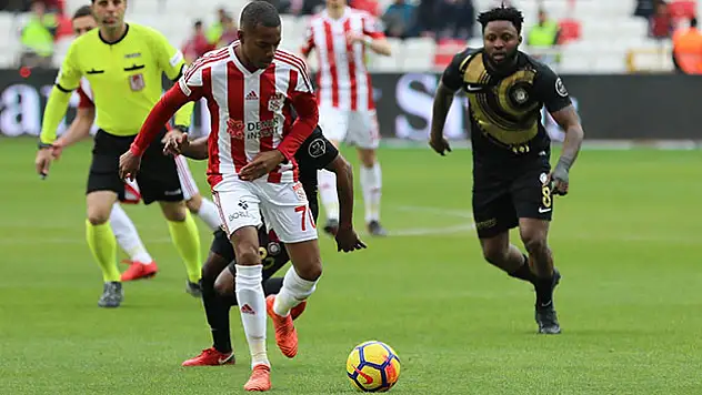 Sivas Spor Robinho ile kazanmaya devam ediyor