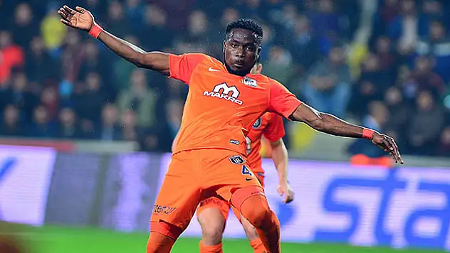 Başakşehir 3 puanı 3 golle aldı