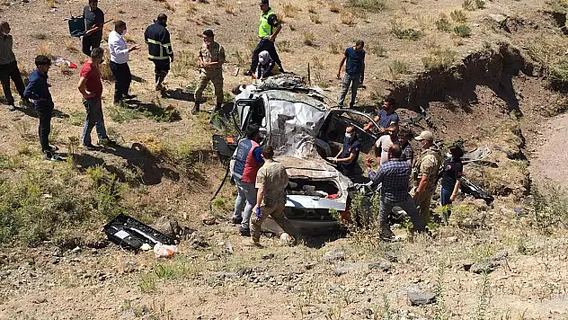 Ağrı'da trafik kazası! 3 ölü 2 yaralı