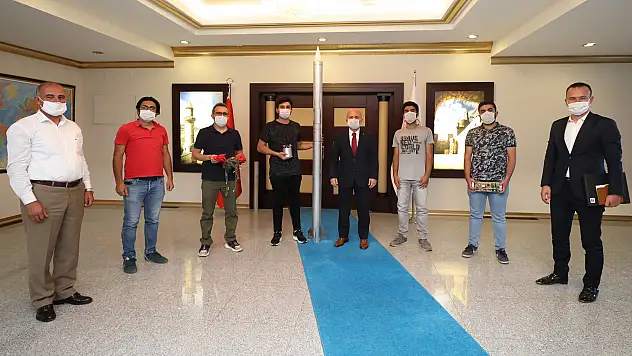 Vali Varol, ADAL Roket Takımı İle Bir Araya Geldi