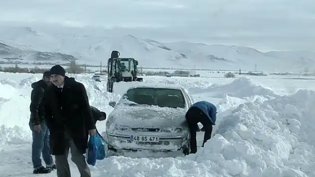 Doğu'da hayat felç oldu