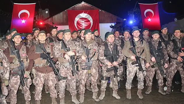 Ağrı'da 44 PÖH Afrin'e gitti
