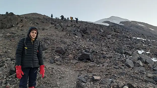 15 yaşında Ağrı Dağı'na tırmandı