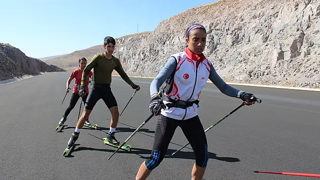 Ağrılı milli sporcu Seher Kaçmaz olimpiyatlara asfalt yolda hazırlanıyor