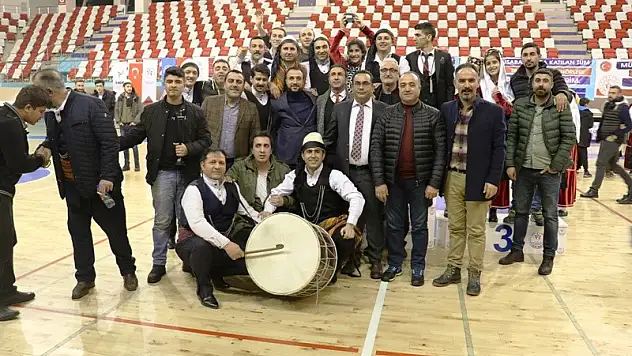 Ağrı'da Kulüpler Arası Halk Oyunları İl Birinciliği yarışması