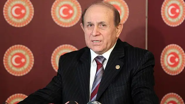 Burhan Kuzu korona virüse yenik düştü
