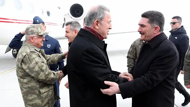 Bakan Akar Ve Komutanlar Ağrı'da