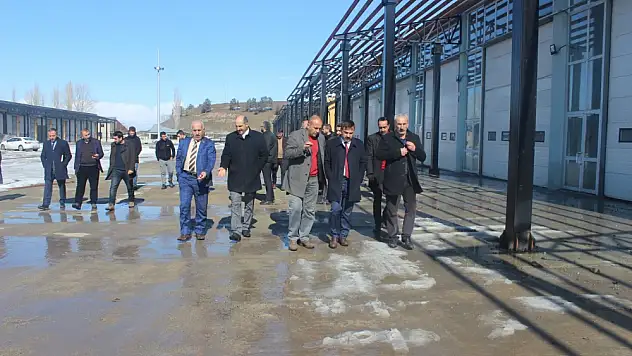 Başkan Aydın'dan yeni hal esnafına ziyaret