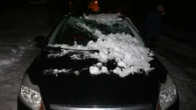 Ağrı'da araçlar hurdaya döndü
