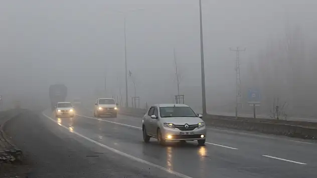 Ağrı'da yoğun sis etkili oldu