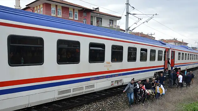 Doğu Ekspresi treni öğrenciye çarptı