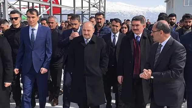 Bakanı Varank Ağrı'da terör örgütlerine yüklendi