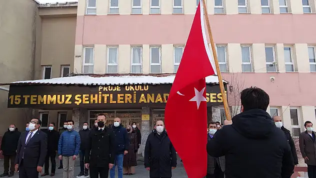 Ağrı'da bayrak töreni