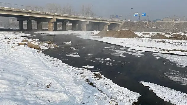 Ağrı'da termometreler sıfırın altında 22 dereceyi gösterdi