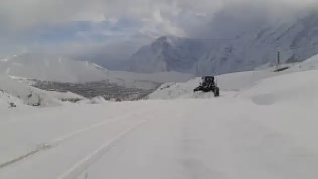 Hakkari'de 259 yerleşim yeri ulaşıma kapandı
