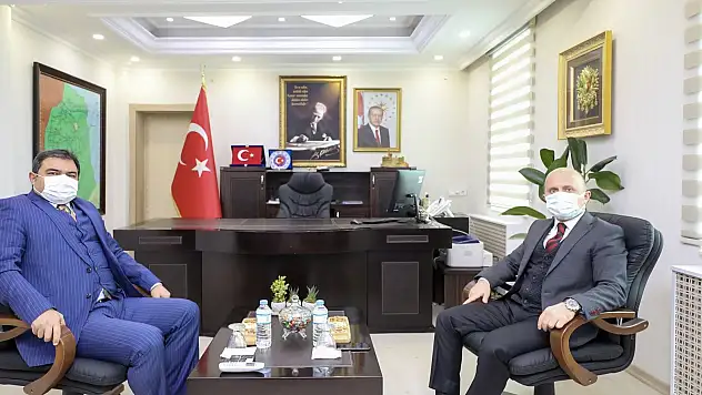 Vali Varol, Diyadin Kaymakamlığı'na atanan Alper Balcı'ya hayırlı olsun ziyaretinde bulundu