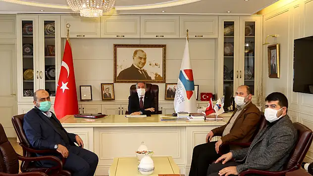 HÜDA PAR'dan yeniden AİÇÜ Rektörlüğüne atanan Karabulut'a ziyaret