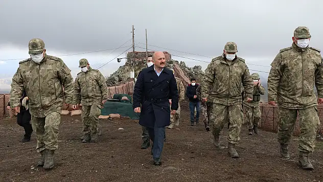 Ağrı Valisi Varol Hudut Takım Karakollarını Ziyaret Etti