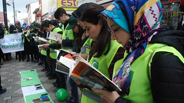 Yeşilaycılar, bağımlılığa dikkat çekmek için 4 kilometre yürüdü