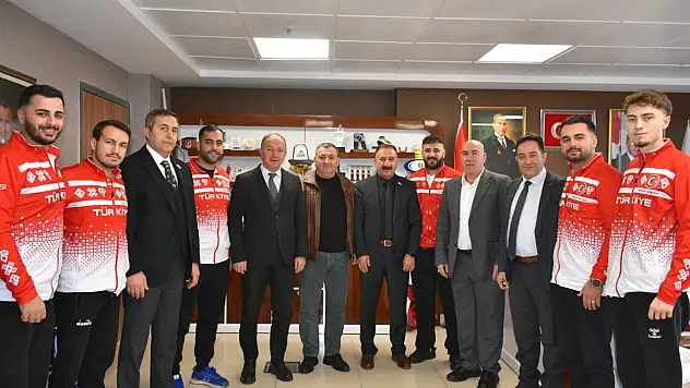 A Milli Erkek Curling Takımı'ndan İl Müdürlüğüne Ziyaret