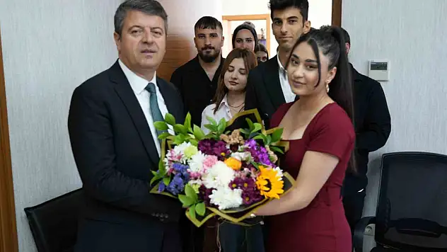 Adıyaman'da Gençlik Meclisi 19 Mayıs'ı Başkan Tutdere ile kutladı