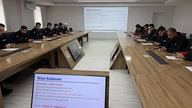 AFAD Van'da Yeni Göreve Başlayan Arama Kurtarma Teknikerlerine Haberleşme Eğitimi