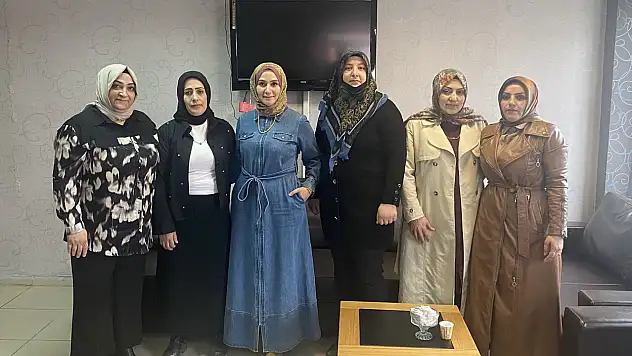 Ağrı AK Parti Kadın Kolları'ndan Avukatlara anlamlı ziyaret