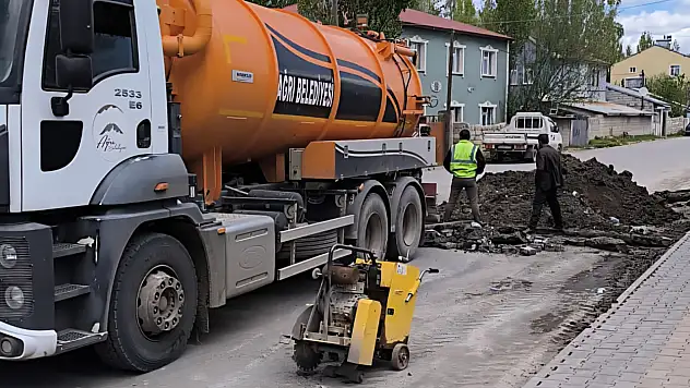 Ağrı Belediyesi ekipleri kent genelinde çalışmalarını aralıksız sürdürüyor