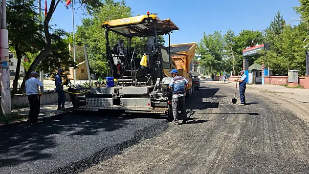 Ağrı Belediyesi ekipleri sahadaki çalışmalar kararlılıkla devam ediyor