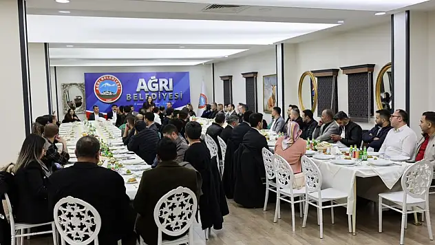 Ağrı Belediyesi'nden avukatlara anlamlı buluşma