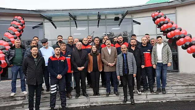 Ağrı Belediyesi'nin yeni itfaiye ve makina ikmal binaları hizmete açıldı
