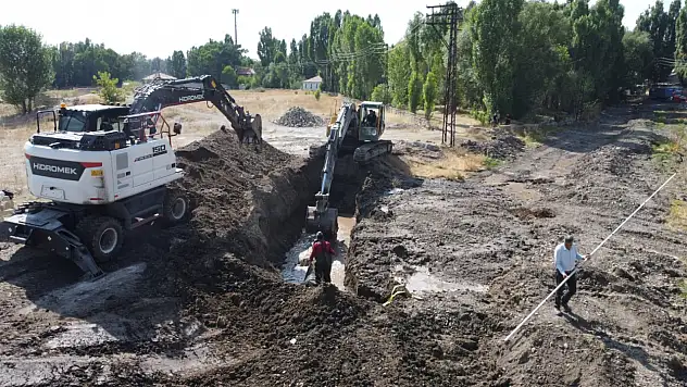 Ağrı Cumhuriyet Mahallesi'nde bin metrelik yeni kanalizasyon hattı