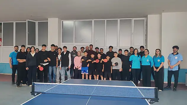 Ağrı'da 15 Nisan masa tenisi turnuvasıyla kutlandı