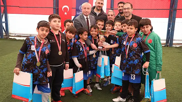 Ağrı'da 23 Nisan coşkusu turnuvalara yansıdı
