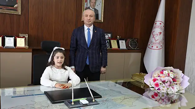 Ağrı'da 23 Nisan'da makam koltuğu öğrencilere devredildi