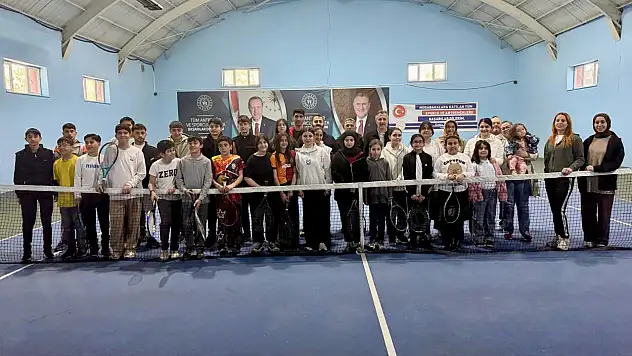 Ağrı'da 23 Nisan tenis turnuvası coşkuyla tamamlandı