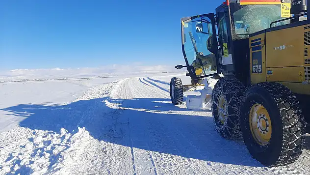 Ağrı'da 413 yerleşim yerinin yolu ulaşıma kapandı